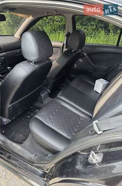 Лифтбек Skoda Octavia 2004 в 