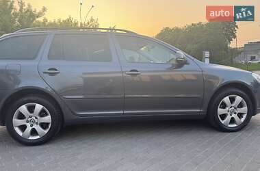 Универсал Skoda Octavia 2010 в 