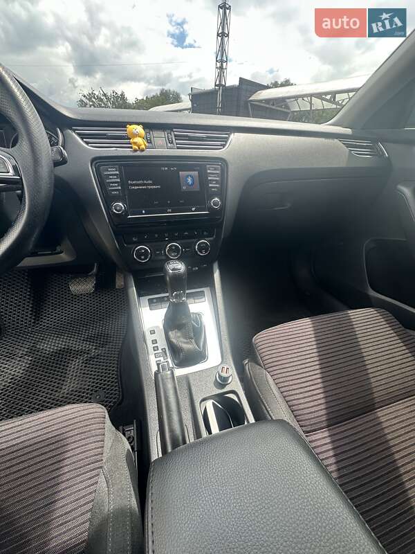 Универсал Skoda Octavia 2015 в Звягеле
