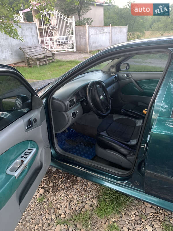 Лифтбек Skoda Octavia 1998 в Виноградове