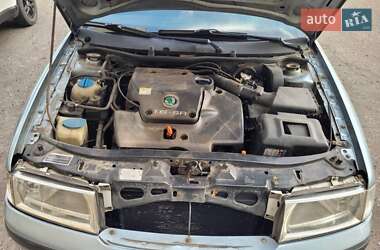 Ліфтбек Skoda Octavia 2005 в 