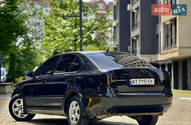 Лифтбек Skoda Octavia 2005 в 