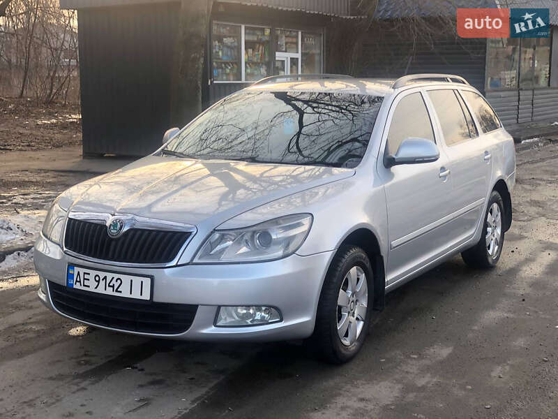 Універсал Skoda Octavia 2012 в Дніпрі