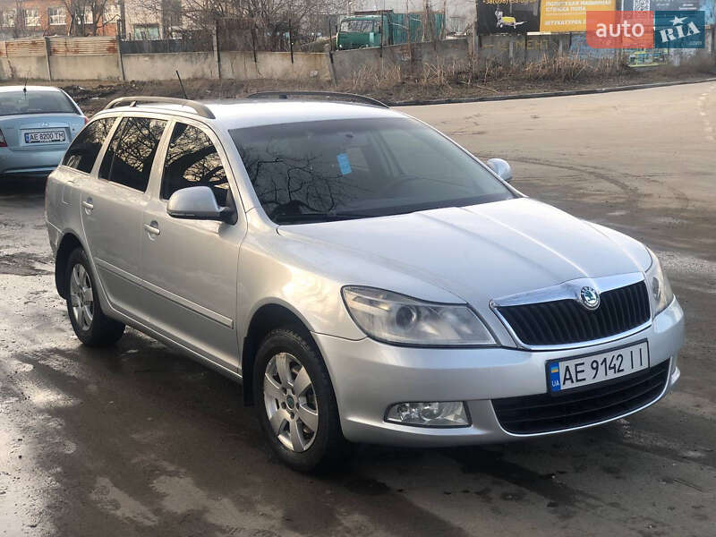 Універсал Skoda Octavia 2012 в Дніпрі