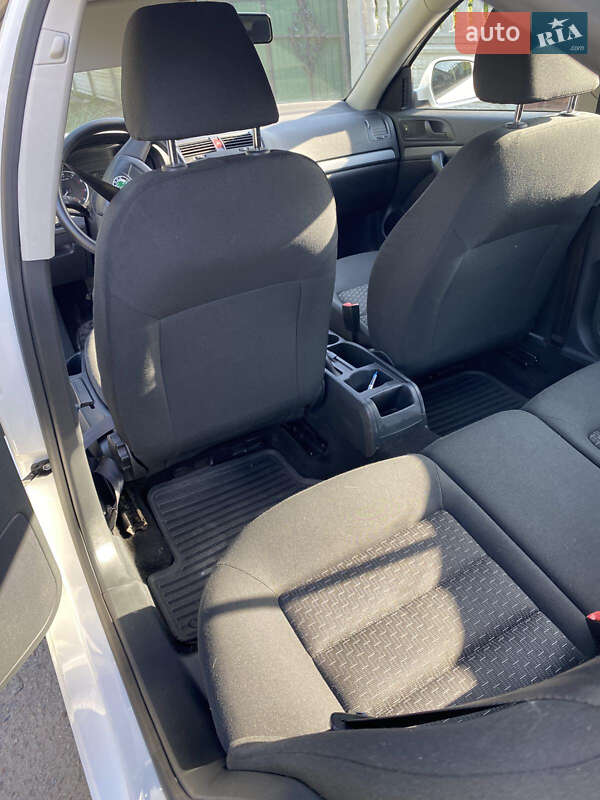 Ліфтбек Skoda Octavia 2011 в Хоролі фото 5 Ліфтбек Skoda Octavia 2011 в Хоролі