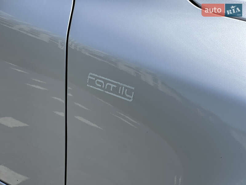 Универсал Skoda Octavia 2011 в Ужгороде