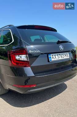 Універсал Skoda Octavia 2017 в Лозовій