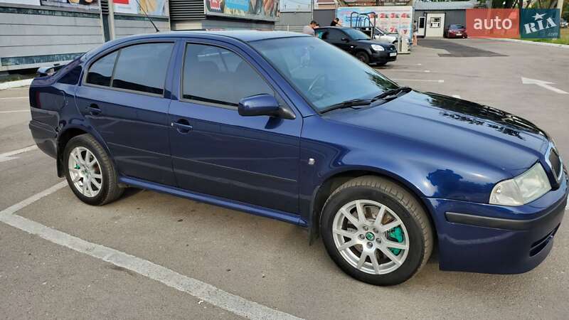 Лифтбек Skoda Octavia 2001 в 