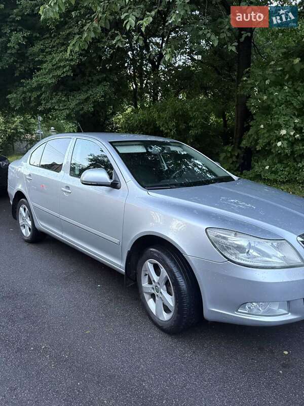 Лифтбек Skoda Octavia 2012 в Львове