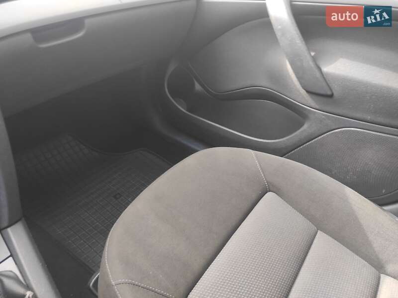 Универсал Skoda Octavia 2006 в Сарнах