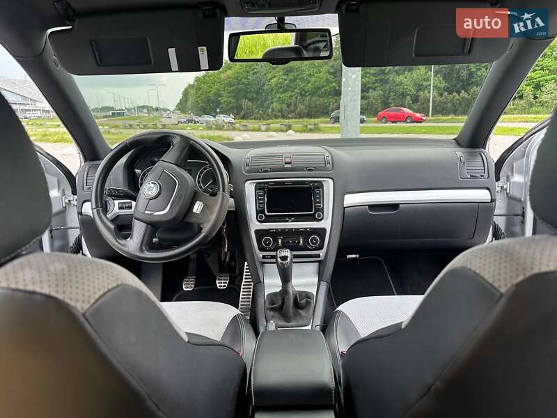 Универсал Skoda Octavia 2011 в Пустомытах