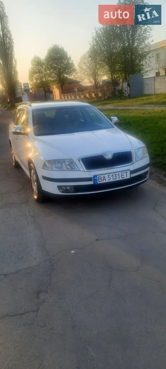 2010 Skoda Octavia - мініатюра 79