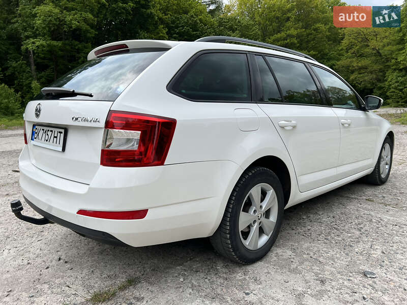 Универсал Skoda Octavia 2014 в Остроге