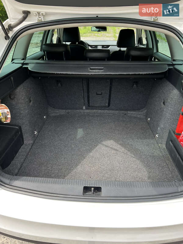 Универсал Skoda Octavia 2014 в Остроге