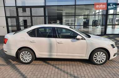 Ліфтбек Skoda Octavia 2018 в 