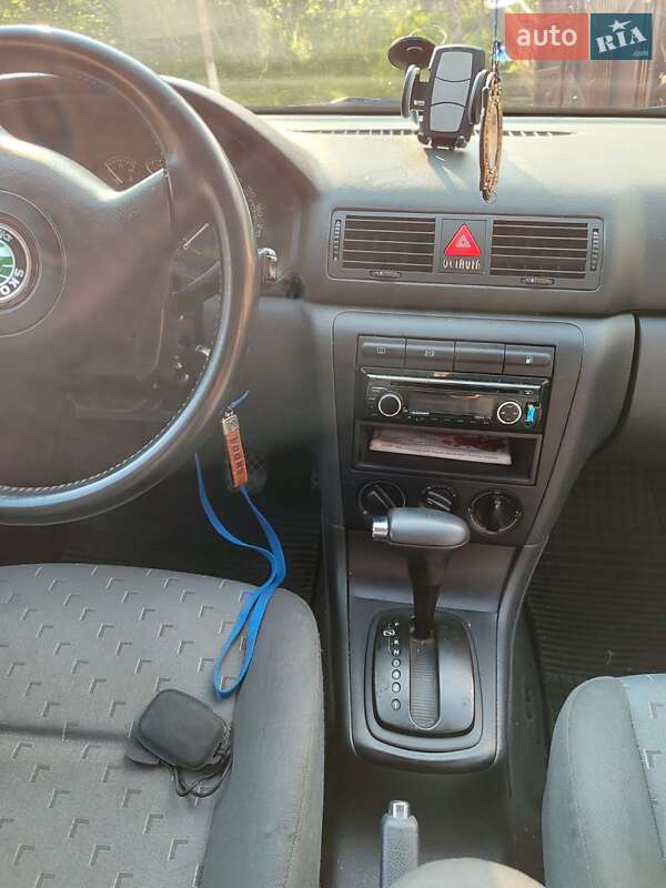 Лифтбек Skoda Octavia 2001 в Львове