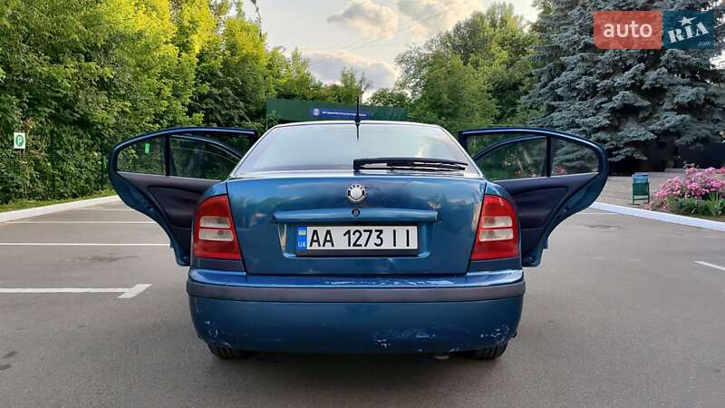 Лифтбек Skoda Octavia 2003 в Буче