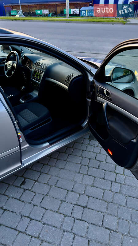 Універсал Skoda Octavia 2013 в Шепетівці