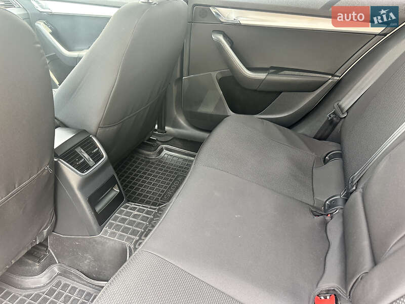 Ліфтбек Skoda Octavia 2015 в Іршаві