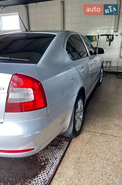 Лифтбек Skoda Octavia 2012 в 
