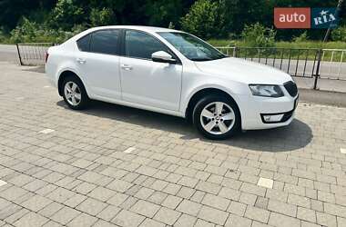 Лифтбек Skoda Octavia 2015 в Ужгороде