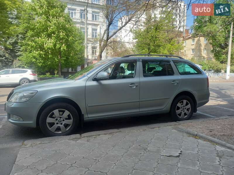 Універсал Skoda Octavia 2009 в Одесі