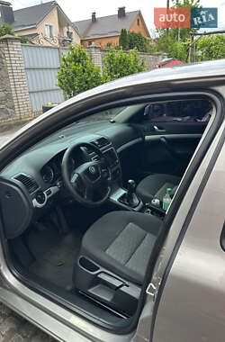 Лифтбек Skoda Octavia 2010 в 