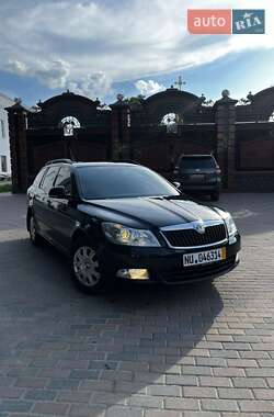 Універсал Skoda Octavia 2012 в Звягелі