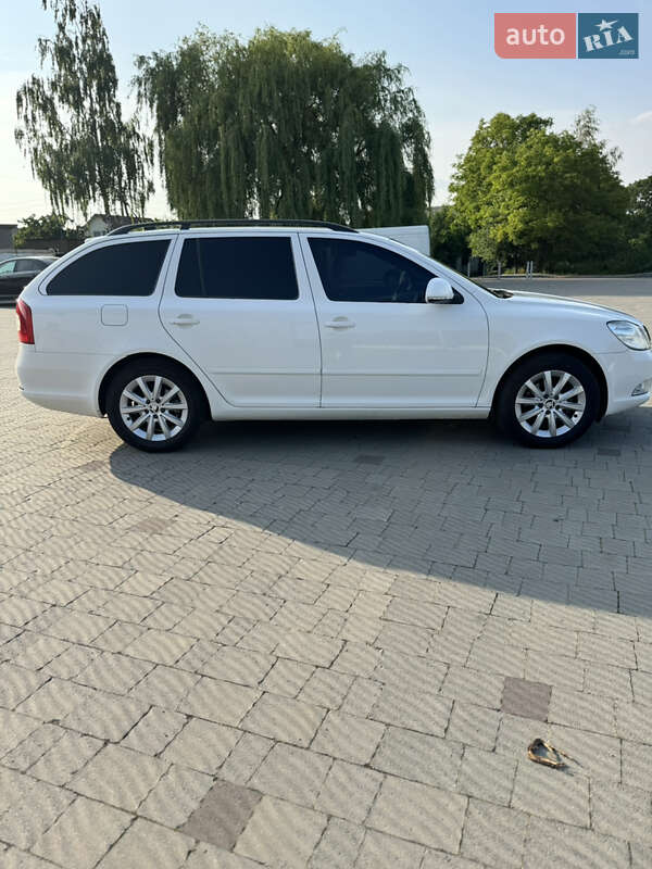 Універсал Skoda Octavia 2012 в Володимирі