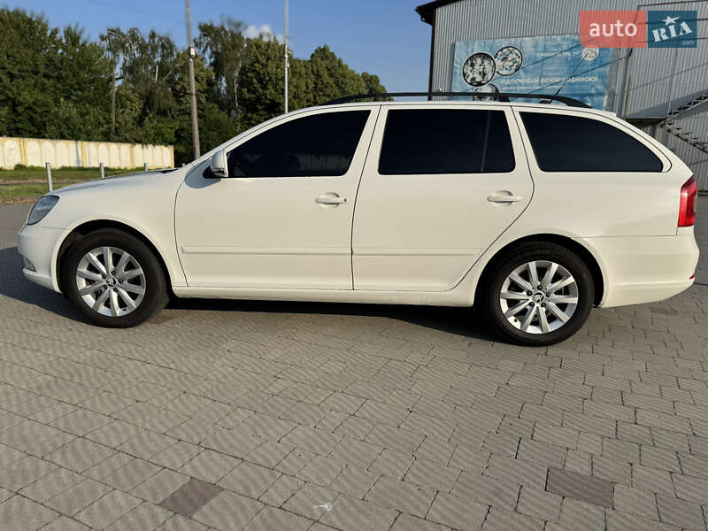 Універсал Skoda Octavia 2012 в Володимирі