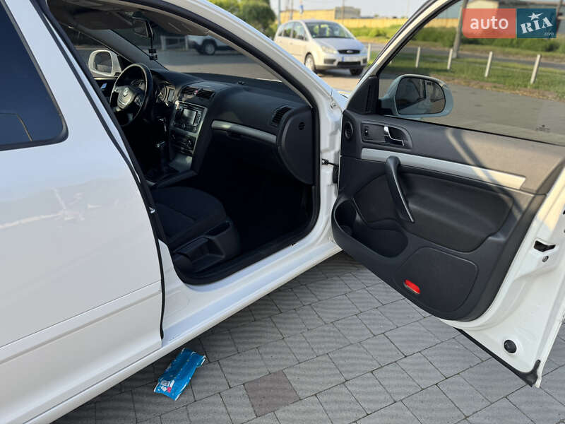 Універсал Skoda Octavia 2012 в Володимирі