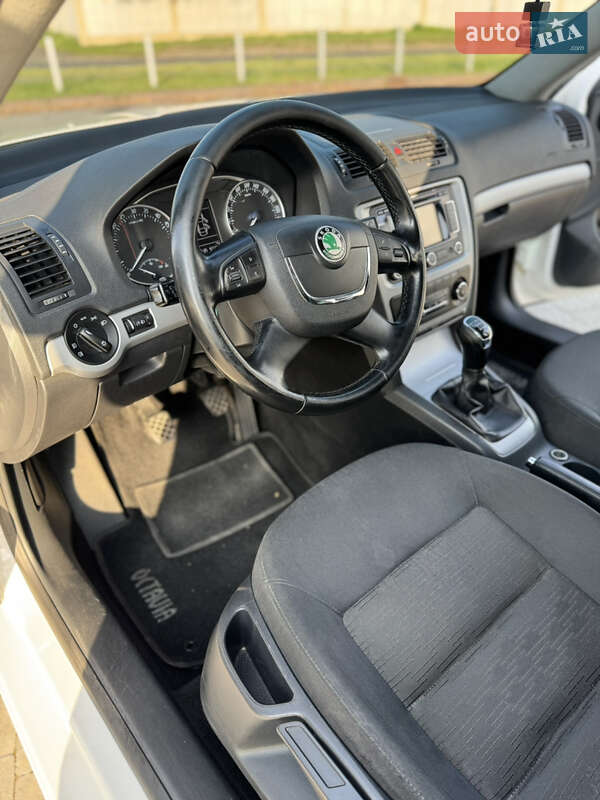 Універсал Skoda Octavia 2012 в Володимирі