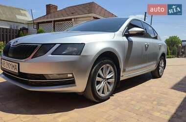 Лифтбек Skoda Octavia 2017 в Тростянце