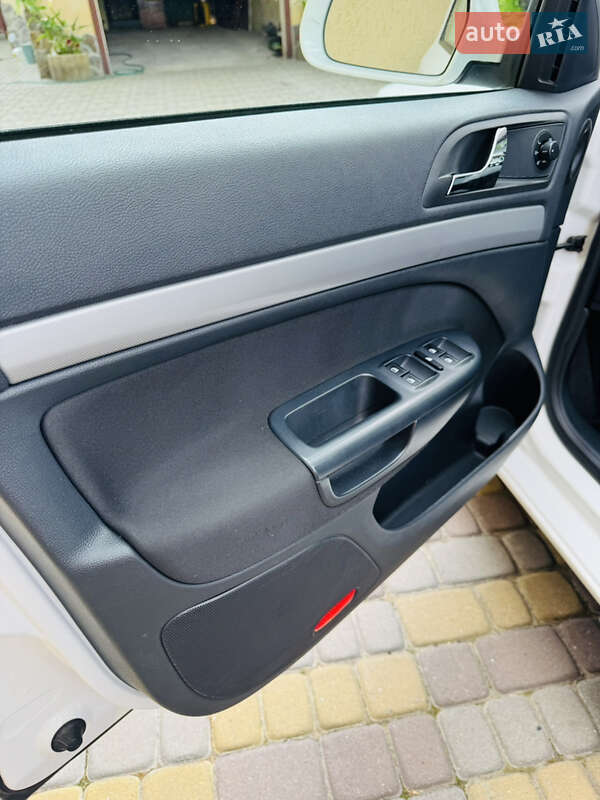 Універсал Skoda Octavia 2012 в Житомирі