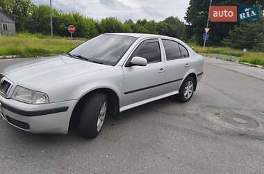 Лифтбек Skoda Octavia 2003 в Мене