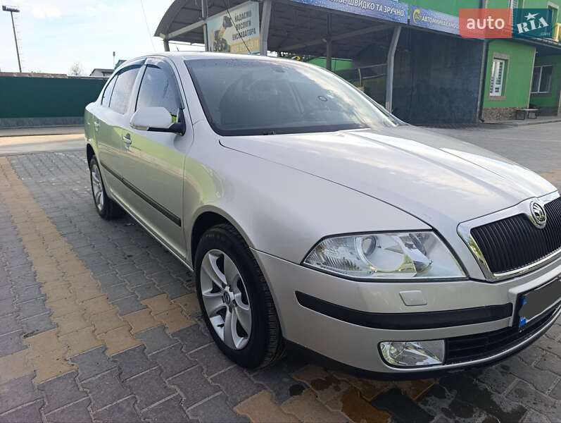 Лифтбек Skoda Octavia 2006 в Новоднестровске