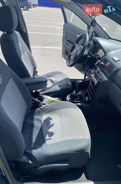 Хэтчбек Skoda Octavia 2005 в 