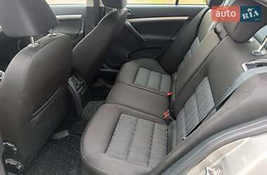 Лифтбек Skoda Octavia 2012 в 