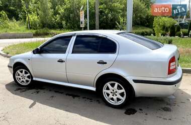 Лифтбек Skoda Octavia 2001 в 