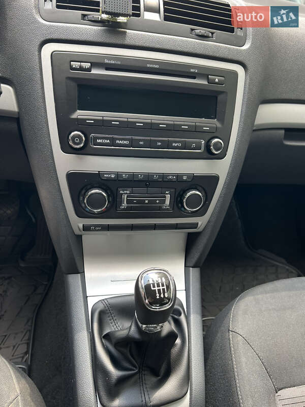 Универсал Skoda Octavia 2012 в Софиевской Борщаговке