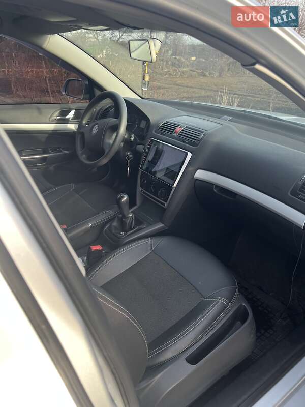 Лифтбек Skoda Octavia 2008 в Кривом Роге фото 8 Лифтбек Skoda Octavia 2008 в Кривом Роге