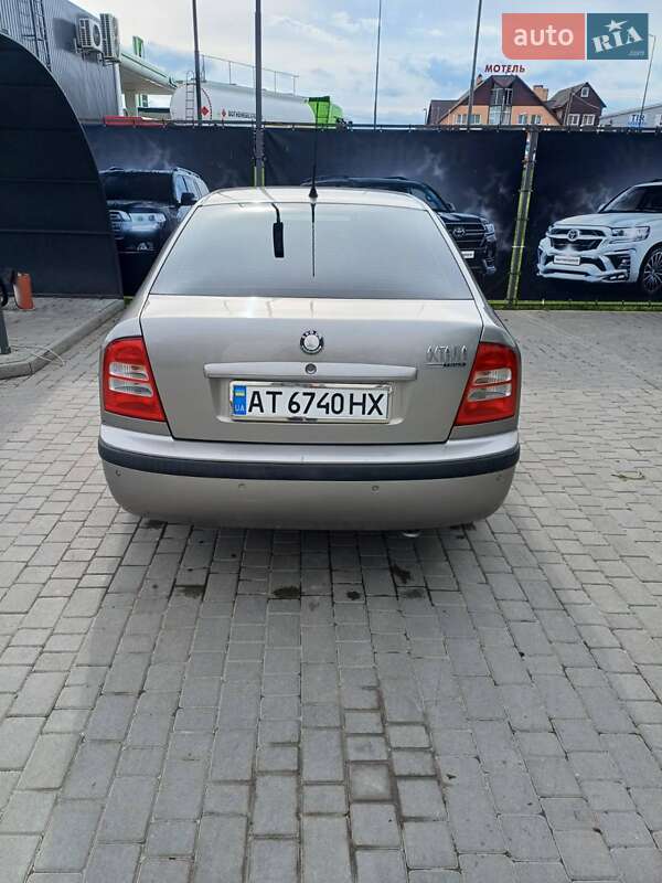 Лифтбек Skoda Octavia 2008 в Рогатине