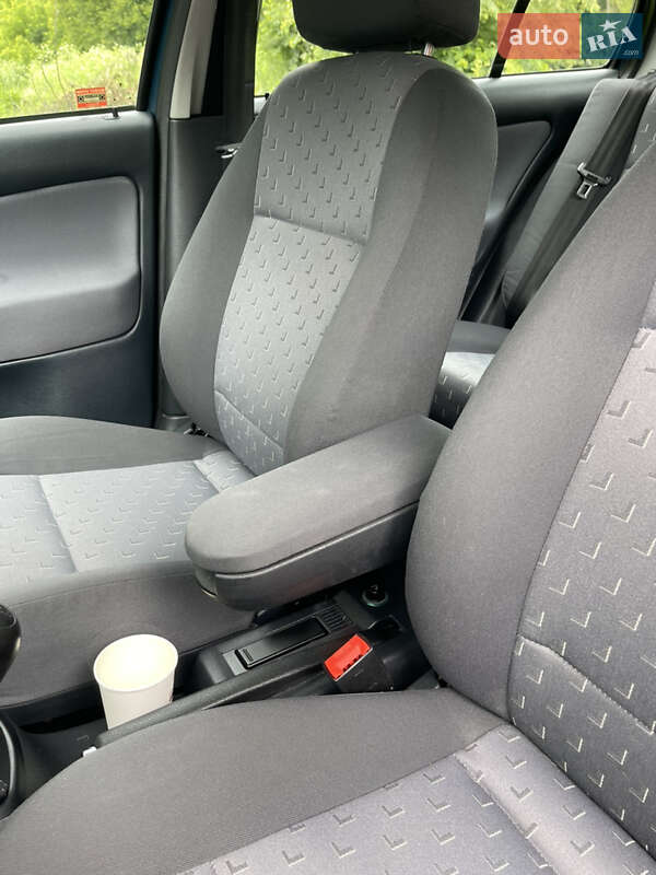 Лифтбек Skoda Octavia 2004 в Умани