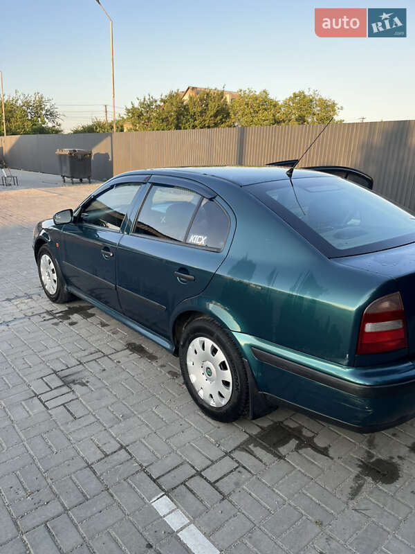 Ліфтбек Skoda Octavia 1998 в Черкасах