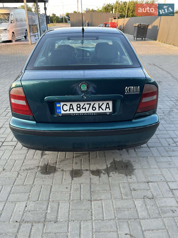 Ліфтбек Skoda Octavia 1998 в Черкасах