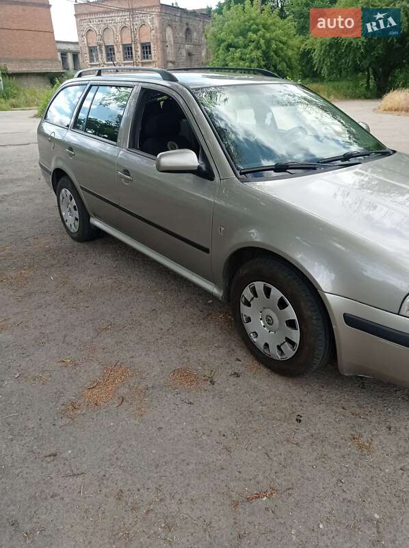 Универсал Skoda Octavia 2010 в Виннице