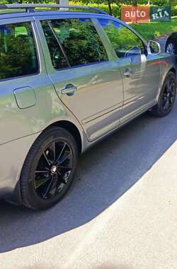 Універсал Skoda Octavia 2012 в Новояворівську