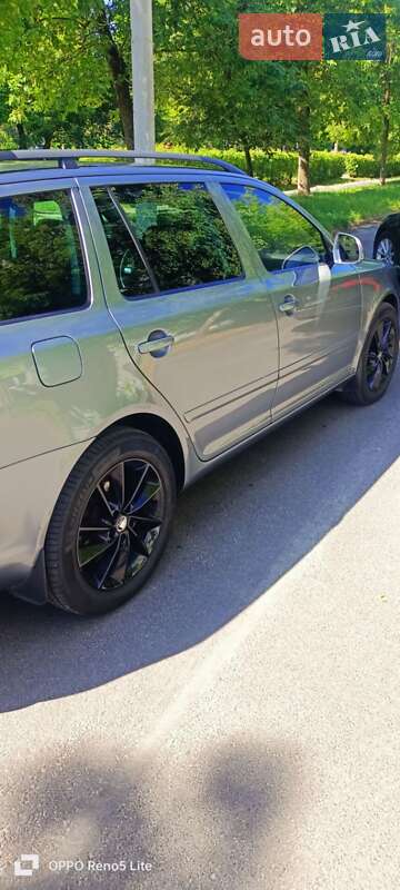 Універсал Skoda Octavia 2012 в Новояворівську