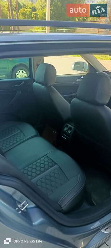 Універсал Skoda Octavia 2012 в Новояворівську