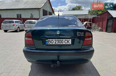 Лифтбек Skoda Octavia 1999 в 